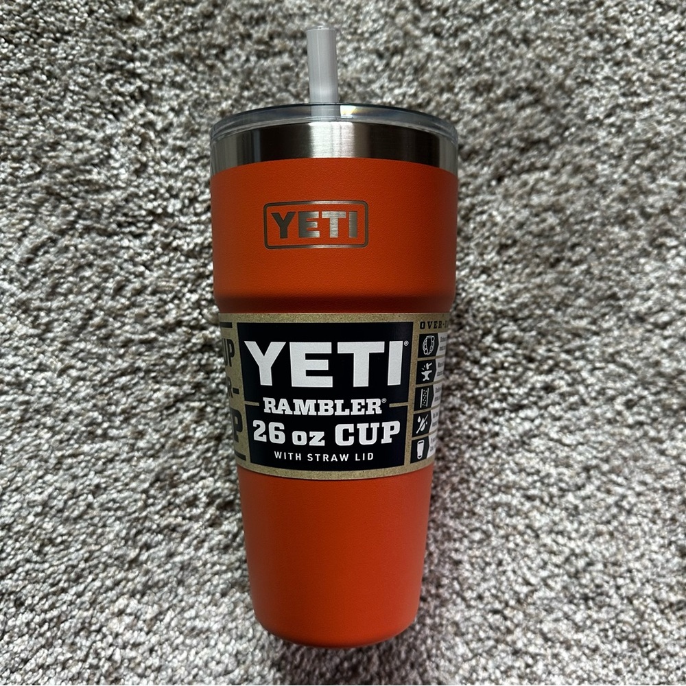 YETI 26 oz CUP with straw lid